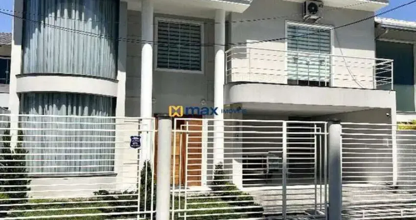 Linda casa com piscina, 3 dormitórios (1 suíte) à venda, São Judas, Itajaí