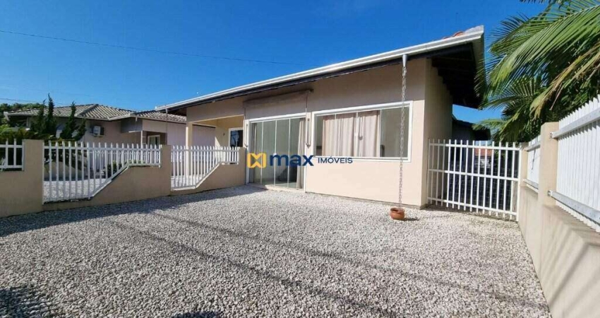 Excelente casa à venda, 2 quartos, área de festas, Salseiros, Itajaí