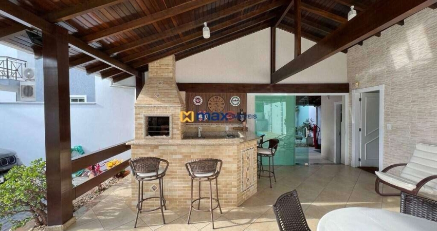 Linda casa ampla, mobiliada, 3 dormitórios (1 suíte master), Dom Bosco, Itajaí