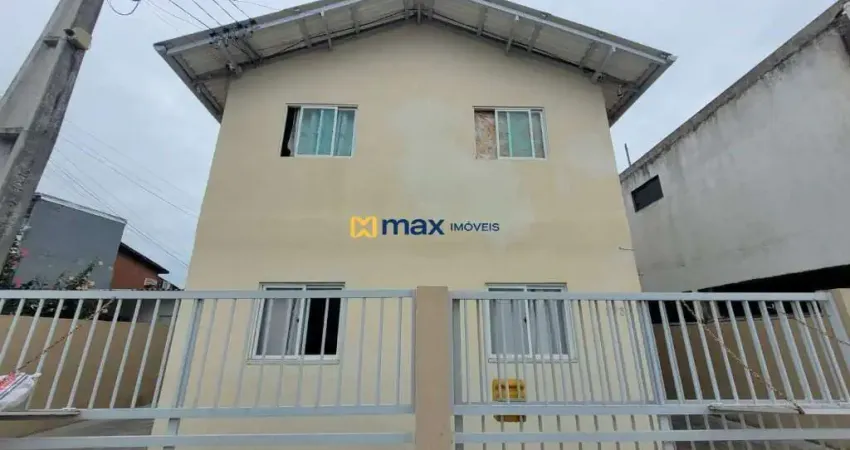 Venda: Terreno com 3 casas de 2 quartos e garagem no Bairro Jardim Iate Clube