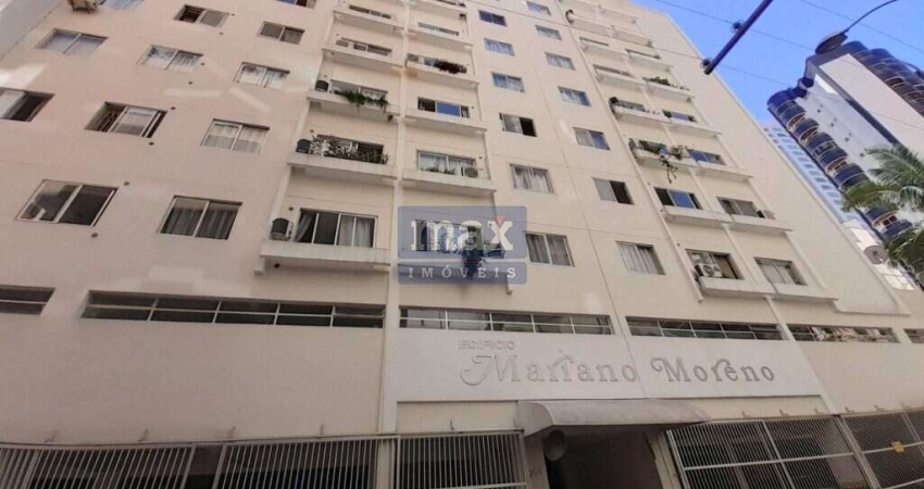 Apartamento de 01 dormitório quadra mar no Centro de Balneário Camboriú