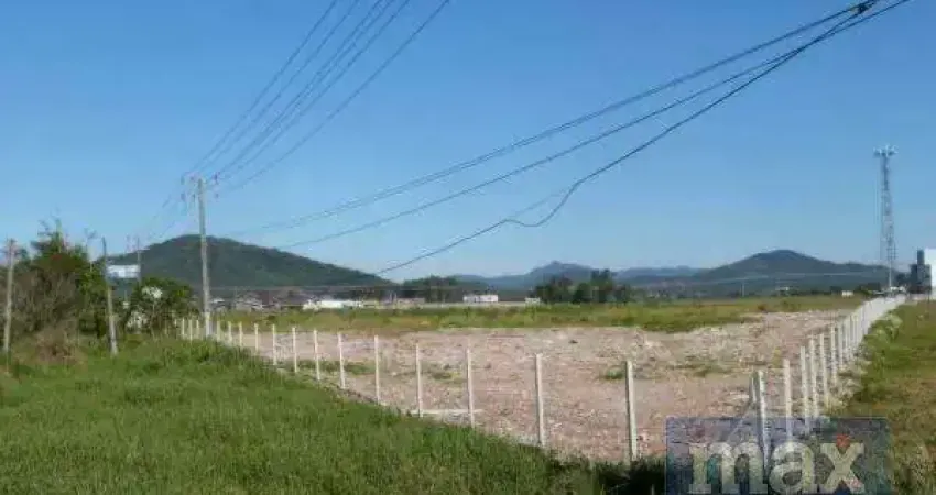 Venda: Terreno Comercial de frente para BR 101. Bairro Itaipava