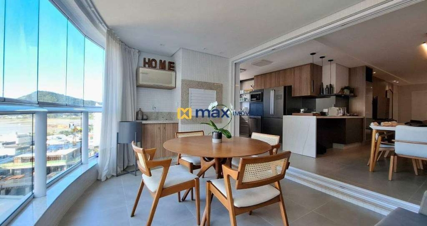 Excelente apartamento semi mobiliado, alto padrão com 3 suítes e vista mar à venda no bairro Fazenda em Itajaí