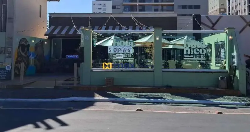Venda: Casa comercial com 230m², centro Navegantes/SC