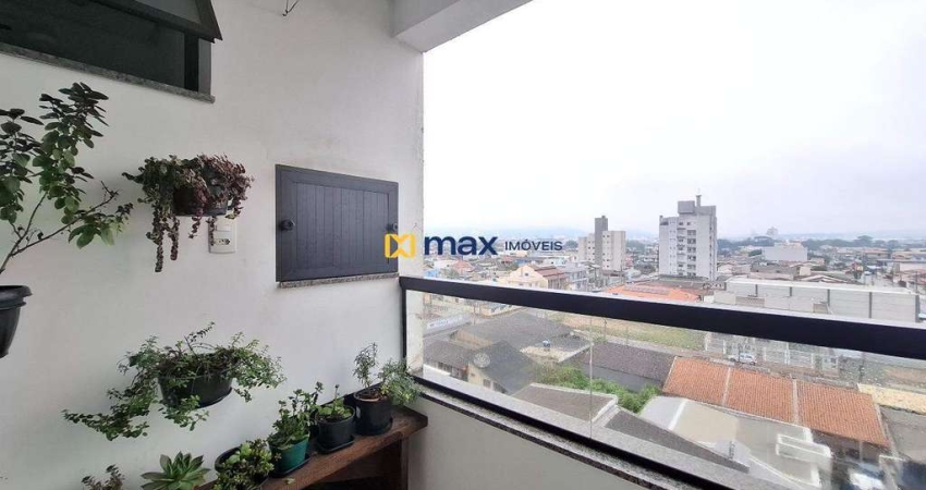 Excelente apartamento semi mobiliado com 2 quartos (1 suíte) à venda no bairro Cordeiros em Itajaí