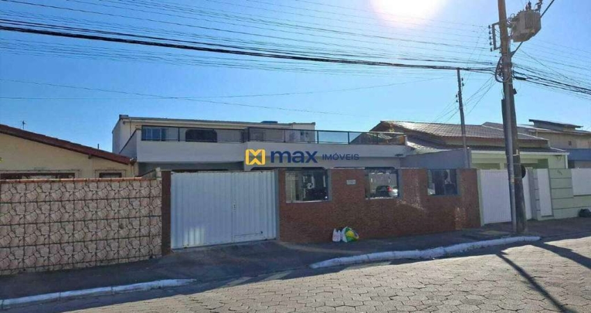 Excelente casa com 3 quartos (1 suíte) à venda no bairro Cordeiros em Itajaí