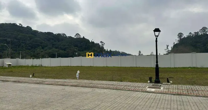 Terreno com 231 m² à venda no bairro Rio do Meio em Itajaí