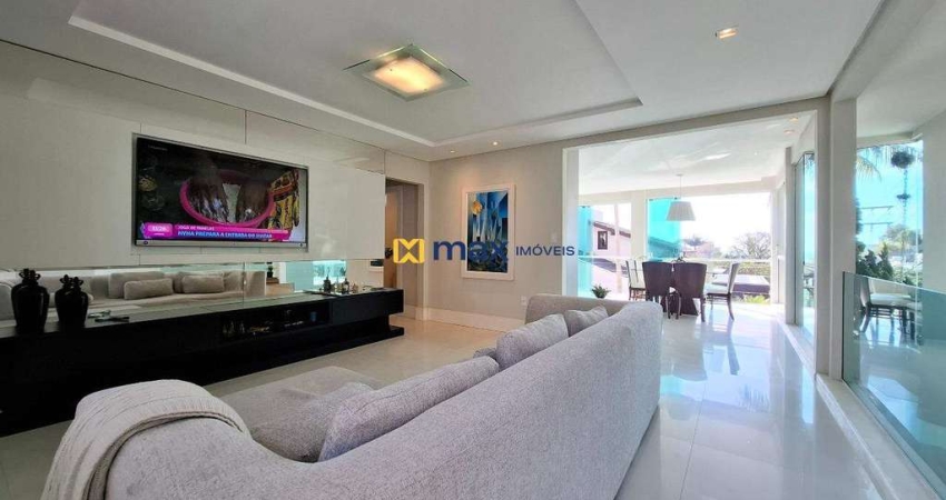 Linda casa semi mobiliada com 3 suítes à venda no bairro Cabeçudas em Itajaí