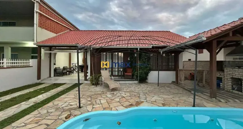 Venda: Casa com piscina 4 quartos, Meia Praia, Navegantes