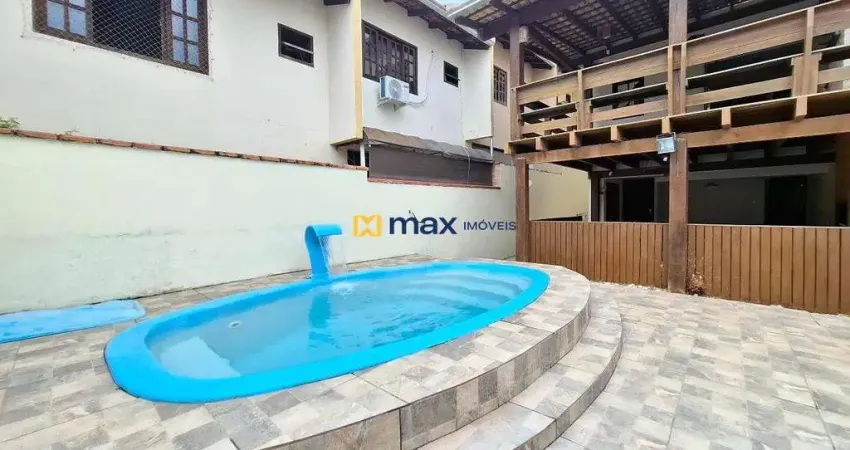 Ampla casa com 3 dormitórios (1 suíte) à venda no bairro fazenda em itajaí