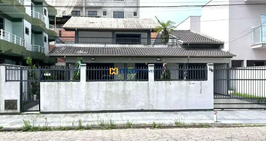 Venda: casa averbada com 4 dormitórios mais edícula - 150 metros da praia