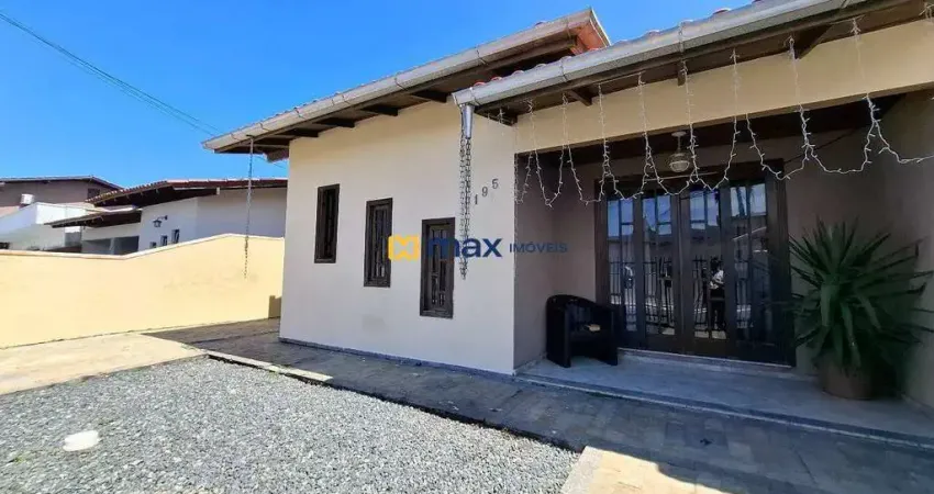 Casa ampla com 3 quartos (1 suíte) e edícula à venda no bairro cordeiros em itajaí