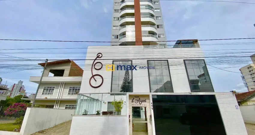 Apartamento semi mobiliado com 2 quartos (1 suíte) à venda no bairro são judas em itajaí