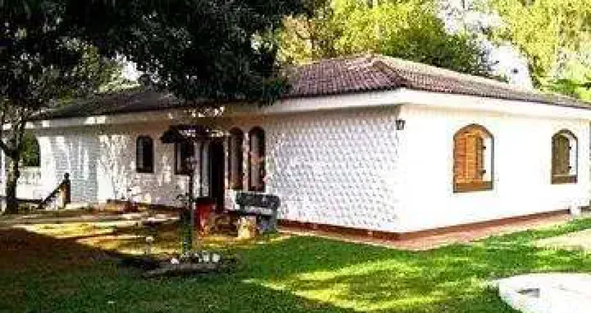 Casa com 5 quartos para alugar no Três Montanhas, Osasco 