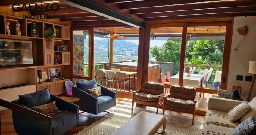 Casa em Condomínio - Alphaville, Santana de Parnaíba / SP