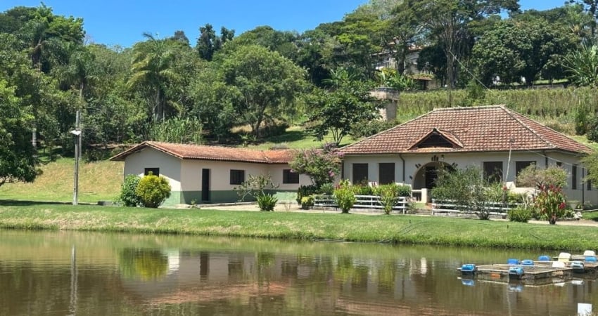 Linda Chácara com Lago