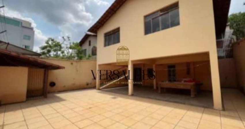 Casa para Venda com 4 quartos e 3 vagas no Bairro Planalto