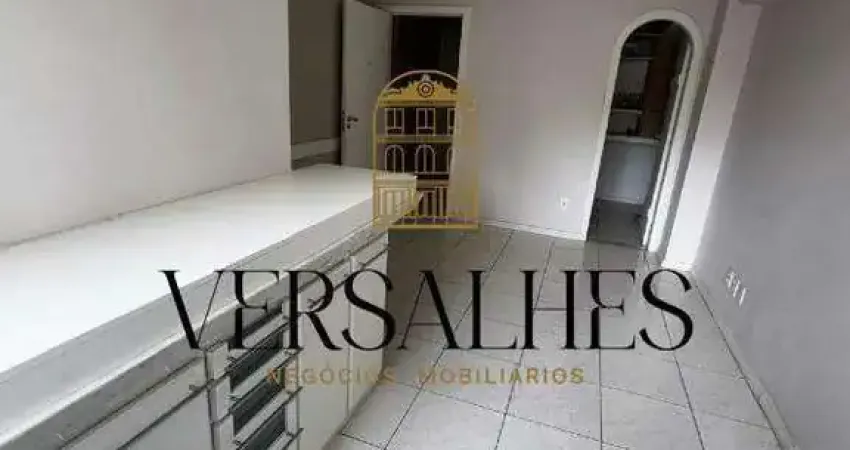 Sala comercial com 20 m², 1 banheiro, localizada no bairro Santa Efigênia – ideal para consultórios e atendimentos na área da saúde
