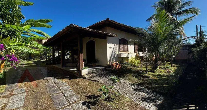 Casa à Venda em Camboinhas, Niterói – Piscina, 3 Suítes, Edícula e Mais de 5 Vagas