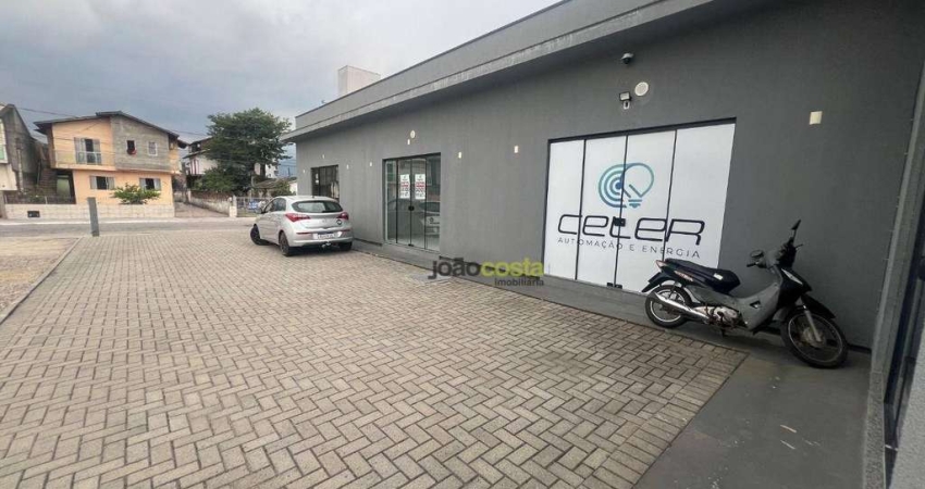 Ponto comercial com 1 sala para alugar na Rua Nossa Senhora Aparecida, 945, Brejarú, Palhoça