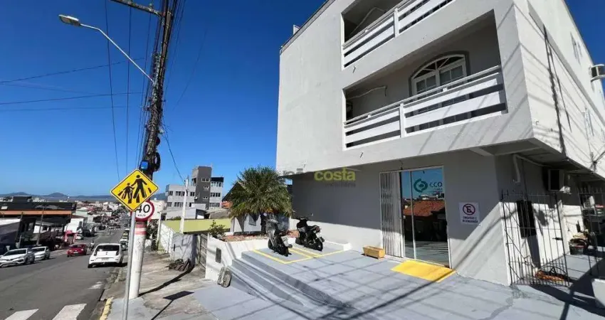 Sala comercial com 7 salas para alugar na Avenida Brasil, 597, Bela Vista, São José