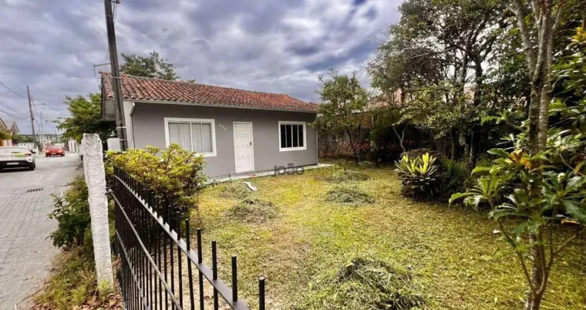 Casa sozinha no terreno para locação, a 100 metros do parque da barra do aririu