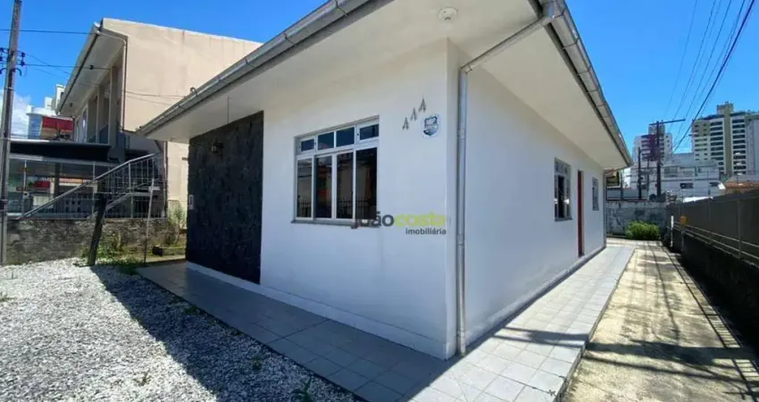 Locação apenas residencial - casa com 3 dormitórios, 264 m² - kobrasol - são josé/sc