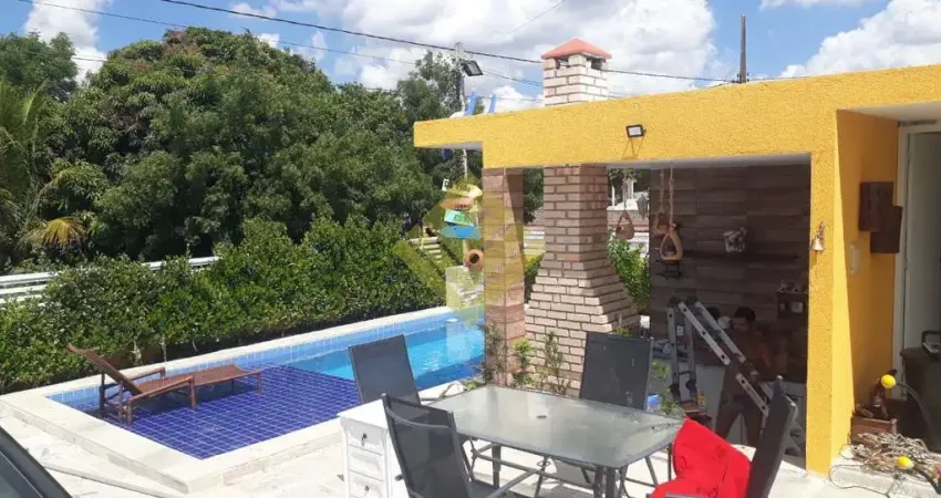 Casa em condomínio fechado com 4 quartos para alugar no Centro