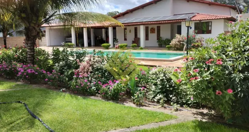 Casa em condomínio fechado com 4 quartos à venda no Centro