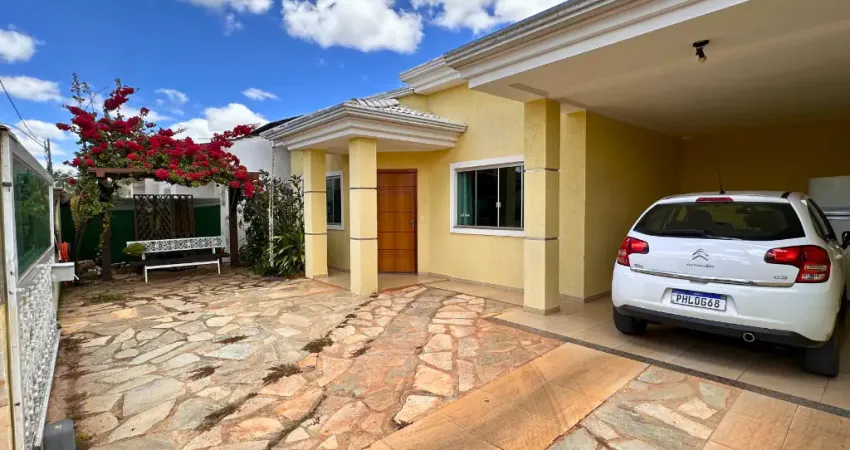 Casa Exclusiva à Venda em Vicente Pires com 3 Suítes, Espaço Gourmet e Casa Auxiliar!