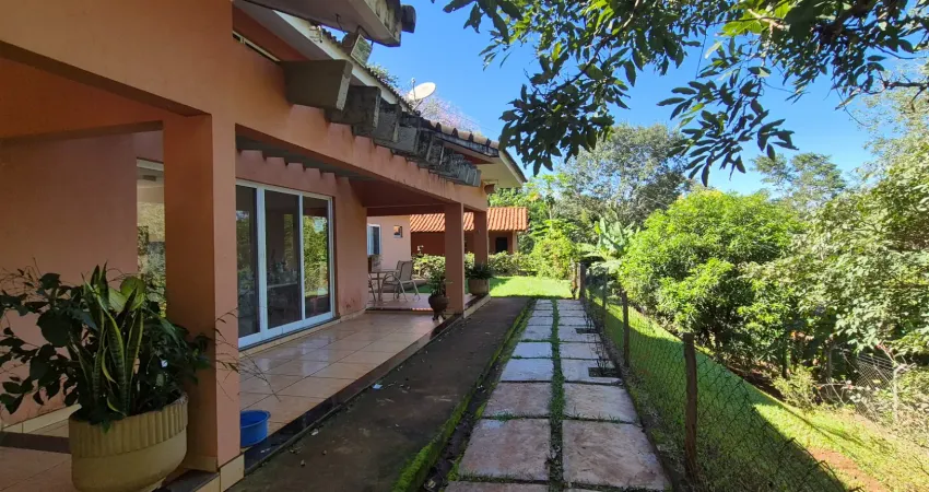 Chácara dentro da cidada as margens do rio procura novo dono.