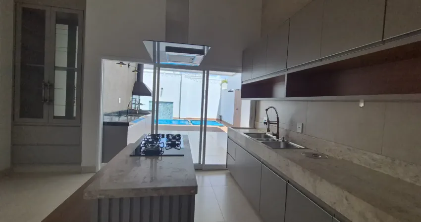 Condomínio Zona Sul - Casa toda montada e sauna procura novo dono.