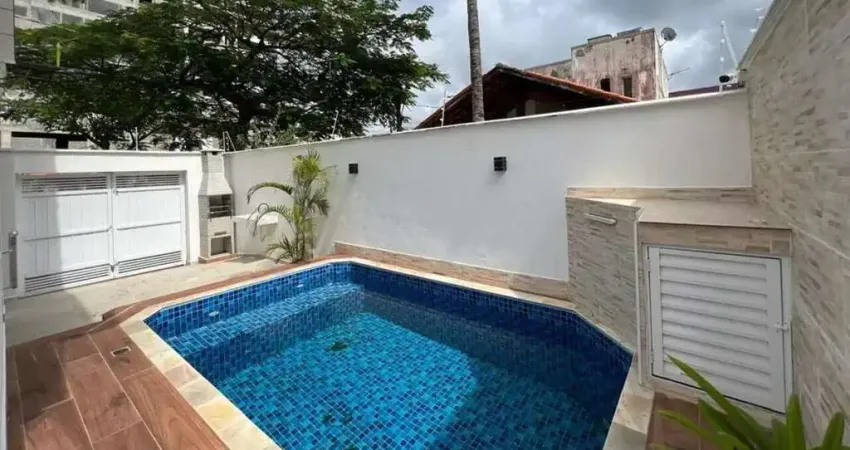 Sobrado com Piscina ? Seu Ref&#250;gio na Praia Grande - Aviação!