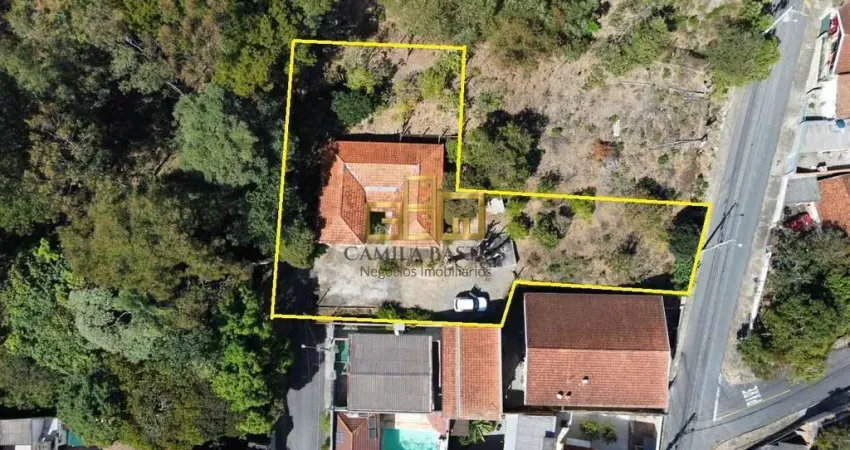 Terreno com edificação à venda, com 961 m² - Jardim Cascatinha - Poços de Caldas/MG