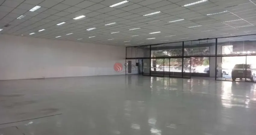 Galpão comercial na Avenida Interlagos com 1314 metros.