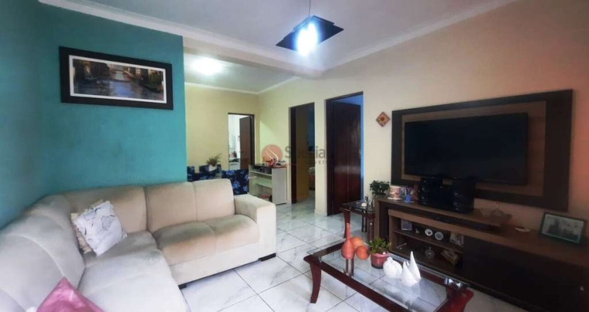 Casa térrea no Parque São Lucas com 2 residências.