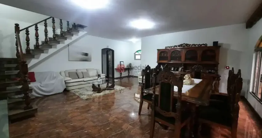 Sobrado no Jardim Anália Franco de 3 quartos.