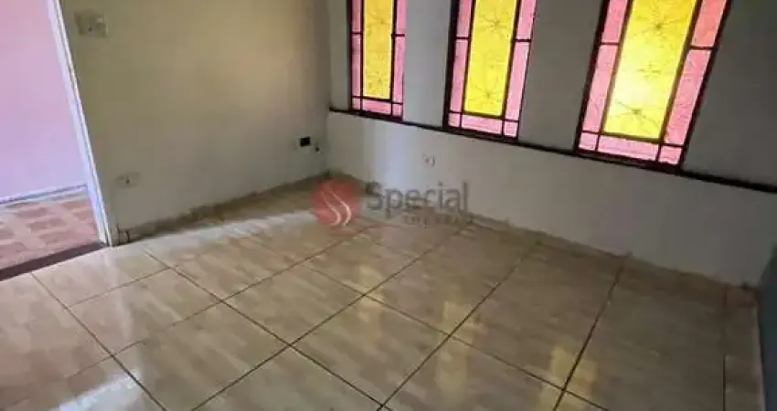 Casa térrea na Vila Formosa, com dois imóveis no mesmo terreno.