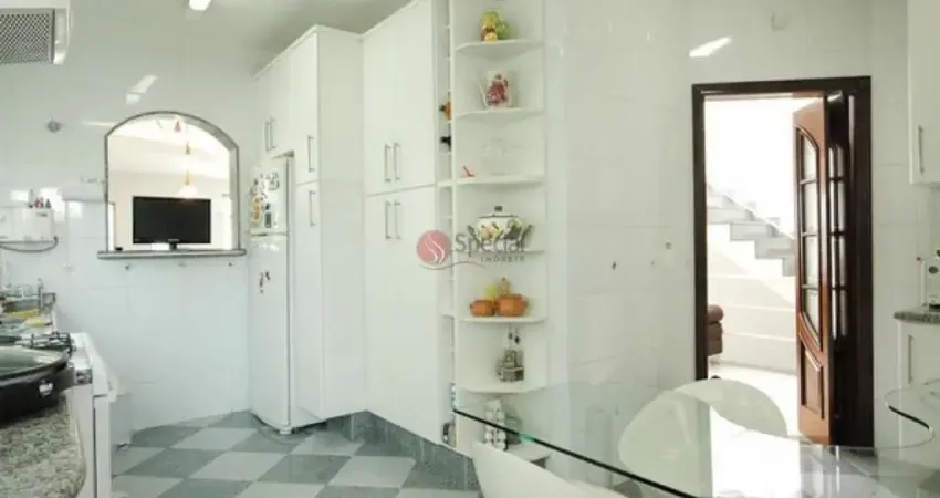 Sobrado residencial à venda com 4 dorms no Jardim Têxtil.