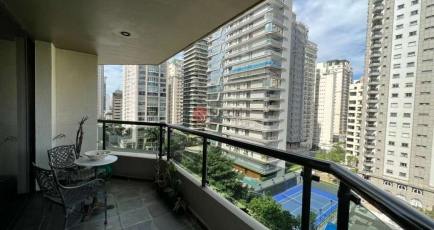 Apartamento de 220 m², 4 suítes, 2 suítes  com vista eterna para o quarteirão tombado (Face Norte),