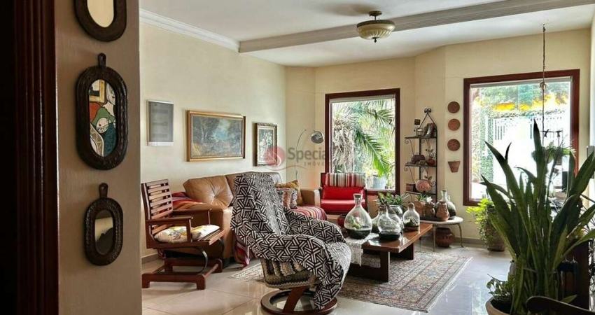 Casa de Vila na Vila Matilde com três suítes e seis vagas com 218m².