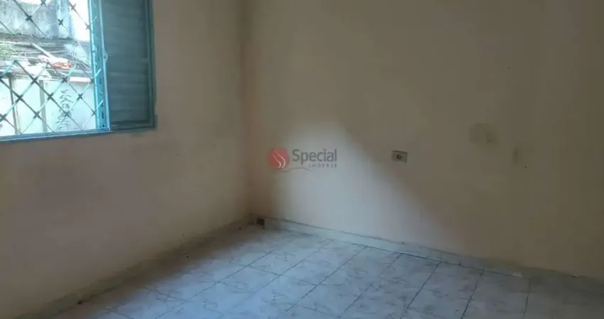 Casa no Parque Colonial em  São Mateus.  Bom para renda  ou para construtores.