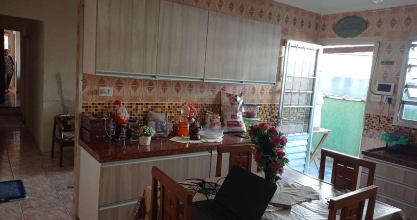 Casa comercial na  Vila Formosa 2 dormitórios, 3 vagas de garagem.