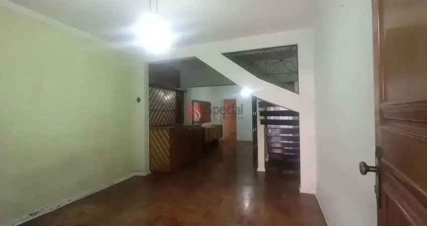 Sobrado à venda no Tatuapé com 100 m², 2 amplos quartos, 2 banheiros, quintal , 1 vaga  de garagem.