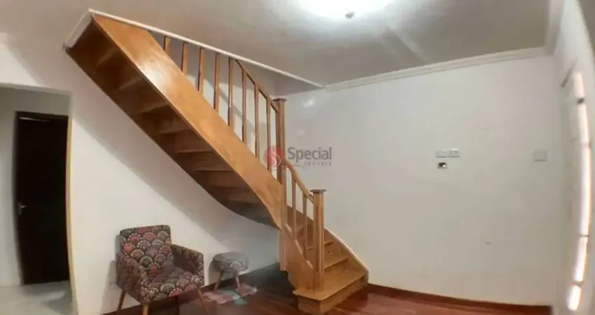 Sobrado Reformado  à venda com 2 dormitórios e  2 banheiros, 80m² na Aclimação.