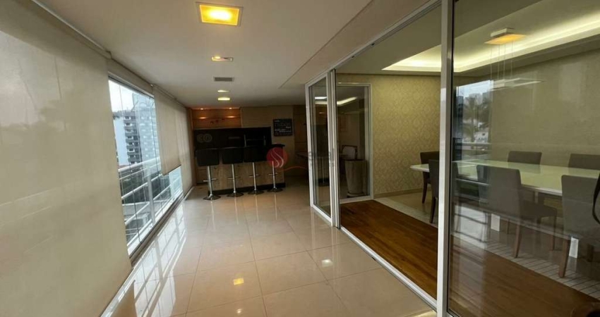 Apartamento com varanda gourmet no Tatuapé.