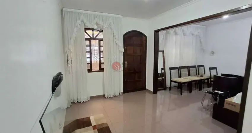 Sobrado para compra ou locação em Artur Alvim.