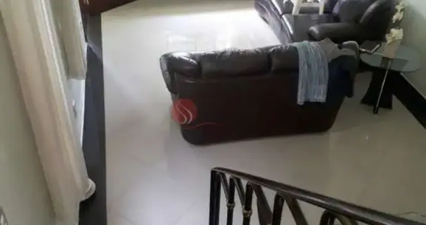 Sobrado para compra na Penha, reformado, em ótima localização.