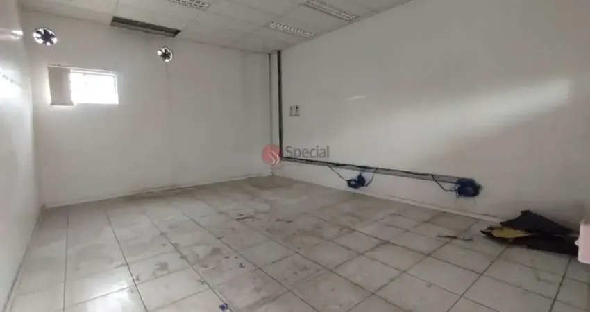Prédio comercial para compra pu locação em frente ao Metrô com 1522 metros.