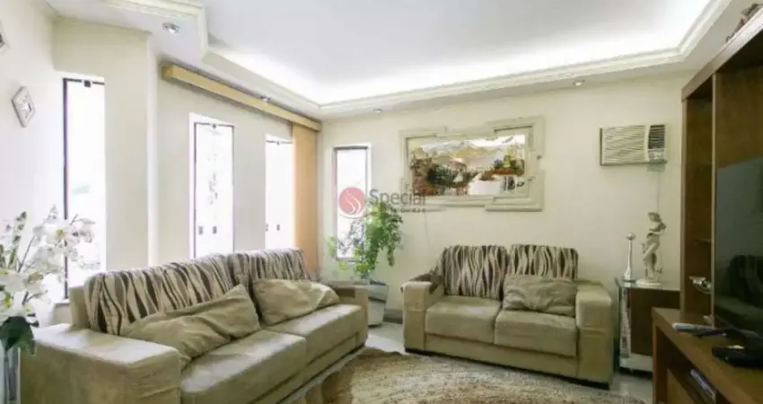 Casa térrea com piscina à venda Tatuapé com 137 m².